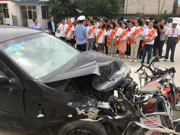 隴南駕校文明交通進(jìn)駕?！拔鍌€一”活動