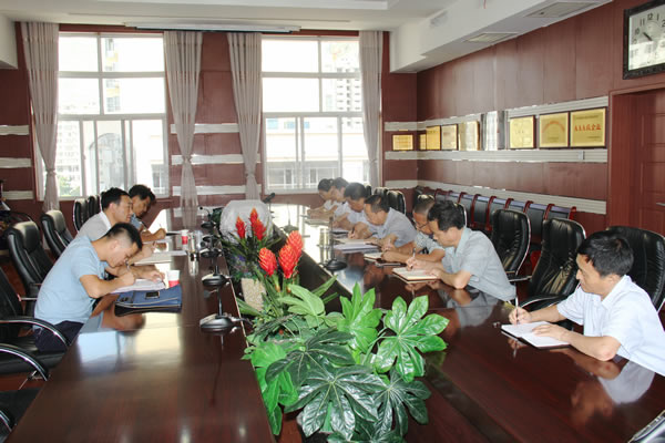 市交通運(yùn)輸局黨組書記、局長(zhǎng)馬潤(rùn)同志對(duì)隴運(yùn)集團(tuán)公司全面從嚴(yán)治黨及黨風(fēng)廉政建設(shè)進(jìn)行專題調(diào)研