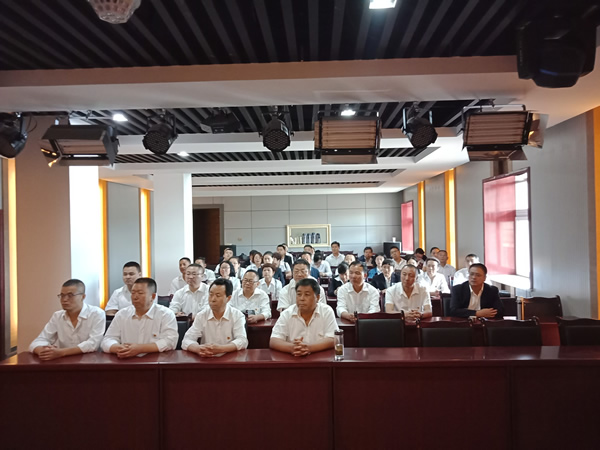 隴運(yùn)集團(tuán)公司黨委開展“不忘初心、牢記使命”紀(jì)念建黨98周年主題黨日活動(dòng)