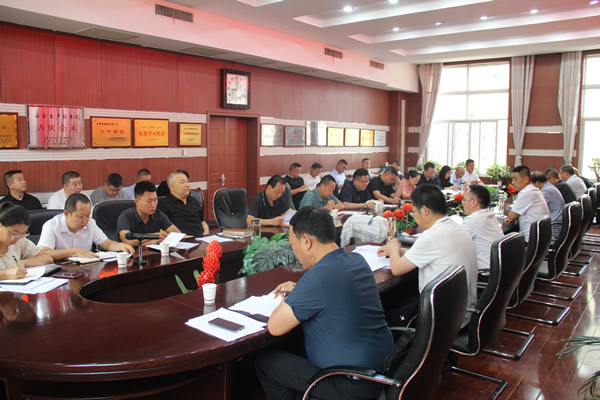 隴運(yùn)集團(tuán)公司黨委召開理論學(xué)習(xí)中心組集中學(xué)習(xí)暨黨委（擴(kuò)大）會(huì)和2025年上半年