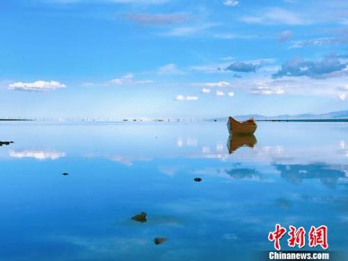  資料圖：“天空之鏡”茶卡鹽湖?！埨ぁz