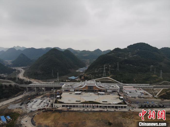 貴州省首條城際高速鐵路——安六鐵路開始聯(lián)調(diào)聯(lián)試。中國鐵路成都局集團(tuán)公司供圖