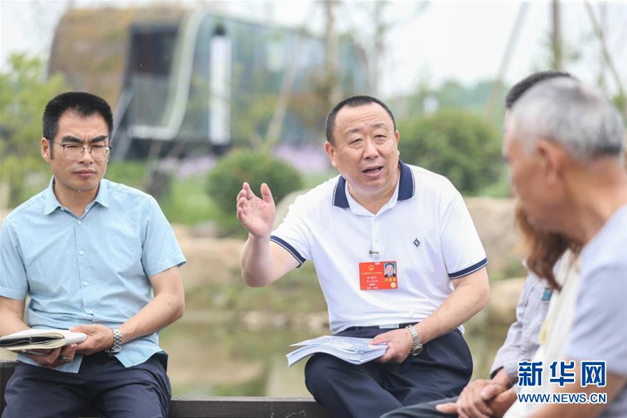 （新華全媒頭條·兩會精神看落實·圖文互動）（2）整體謀劃、系統(tǒng)升級、全面提升——落實全國兩會精神織牢織密公共衛(wèi)生防護(hù)網(wǎng)