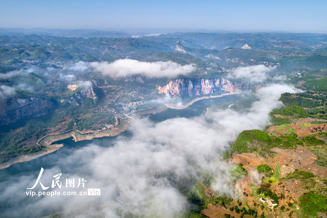 2022年4月3日拍攝的貴州省黔西市新仁苗族鄉(xiāng)境內(nèi)的烏江一級支流六沖河。