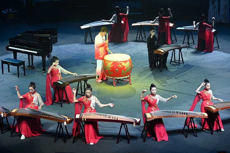 2024年1月21日，廣州，“第二屆粵港澳大灣區(qū)青少年音樂周”頒獎(jiǎng)典禮在融創(chuàng)廣州大劇院舉行。