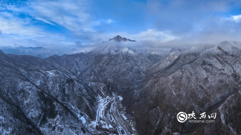 天然氧吧牛背梁自然風(fēng)貌(攝像:王城城) 天然氧吧牛背梁自然風(fēng)貌(攝像:王城城)